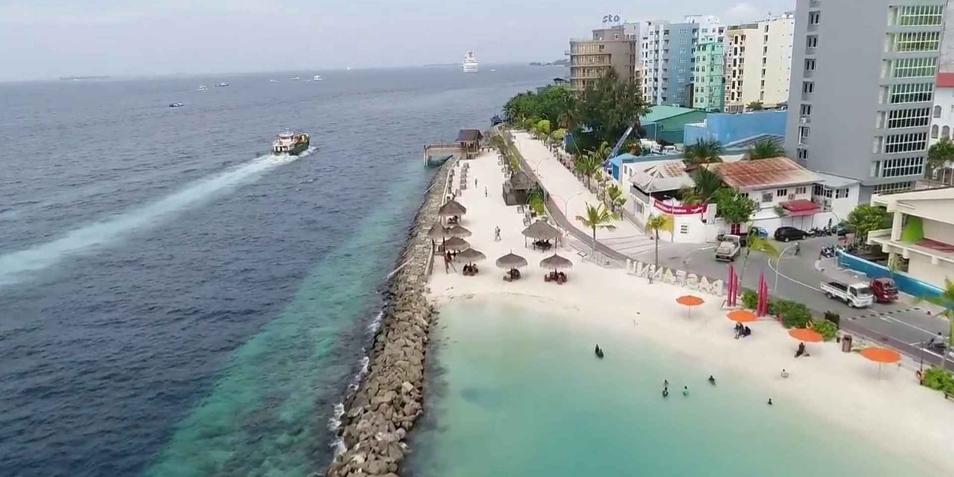 Rasfannu Beach - West end of Male